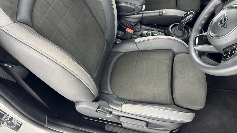 MINI Hatchback 1.5 Cooper Sport Premium 3dr Auto Petrol Hatchback